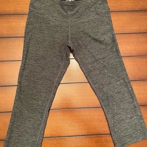 Women’s New Balance Capri leggings size small